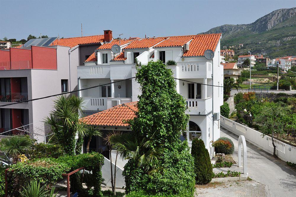 Villa Pinocchio Подстрана Екстер'єр фото